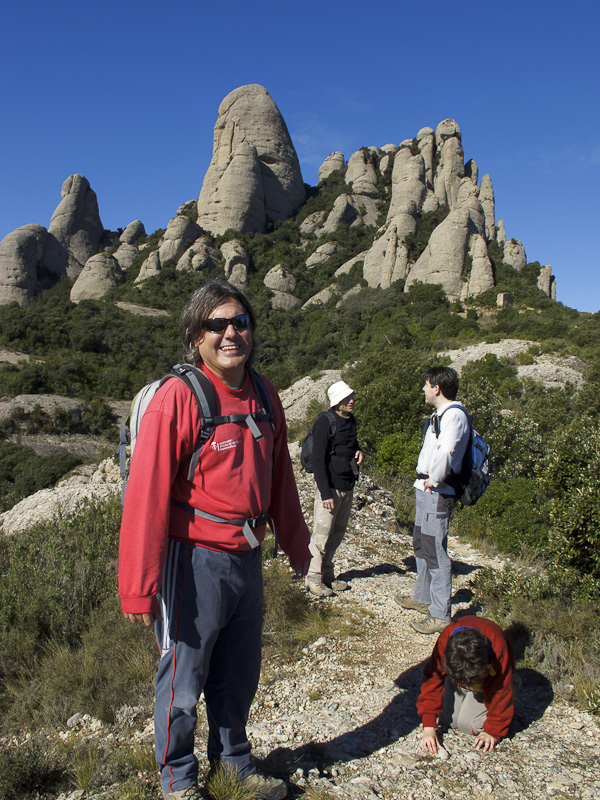 Buscador d'ermites
Durant l'excursió de l'AEL a les ermites de Montserrat. 9/03/2013
Paraules clau: montserrat ael ermites