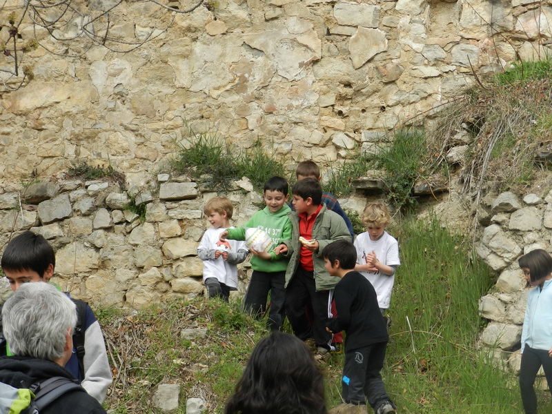 El segon ou
Sortida d'orientació per buscar ous de Pasqua. 30/03/13
Paraules clau: cercalou ael