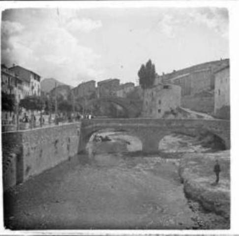 Pont del Magret (actual ajuntament)
