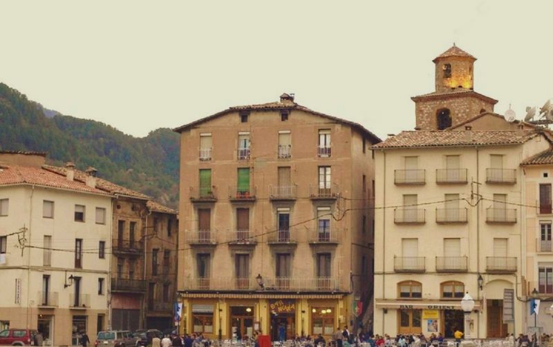 Plaça del Fort, a l'estiu.
