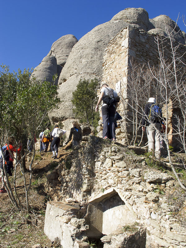 Restes d'ermita
Durant l'excursió de l'AEL a les ermites de Montserrat. 9/03/2013
Paraules clau: montserrat ael ermites