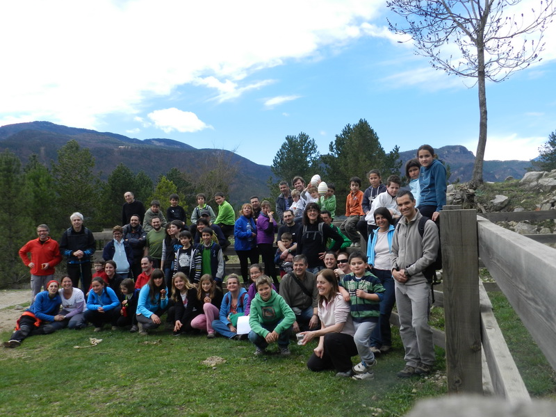 El grup del cercalou
foto de grup del Cercalou. Sortida d'orientació per buscar ous de Pasqua. 30/03/13
Paraules clau: cercalou ael