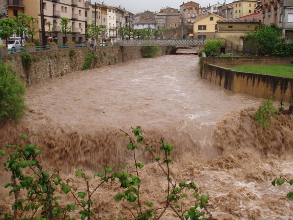 Saltant
Llobregat el dia 25 de maig de 2008
Paraules clau: riu llobregat