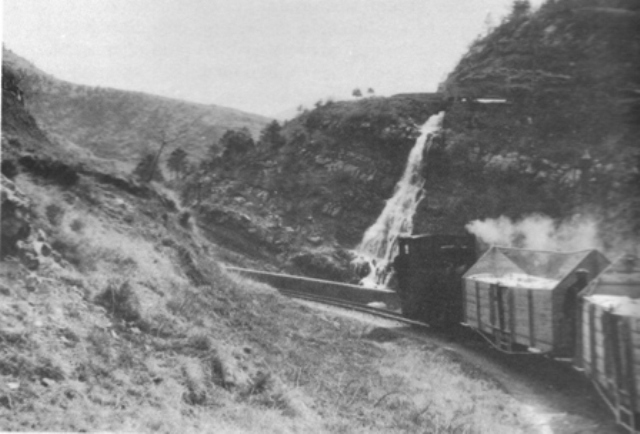 El Carrilet passant pel saltant del canal de Ca l´Artigues-any 1961
